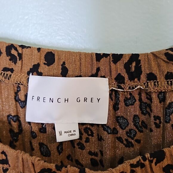 French Grey, leopard print summer dress. Size M. - Picture 3 of 5